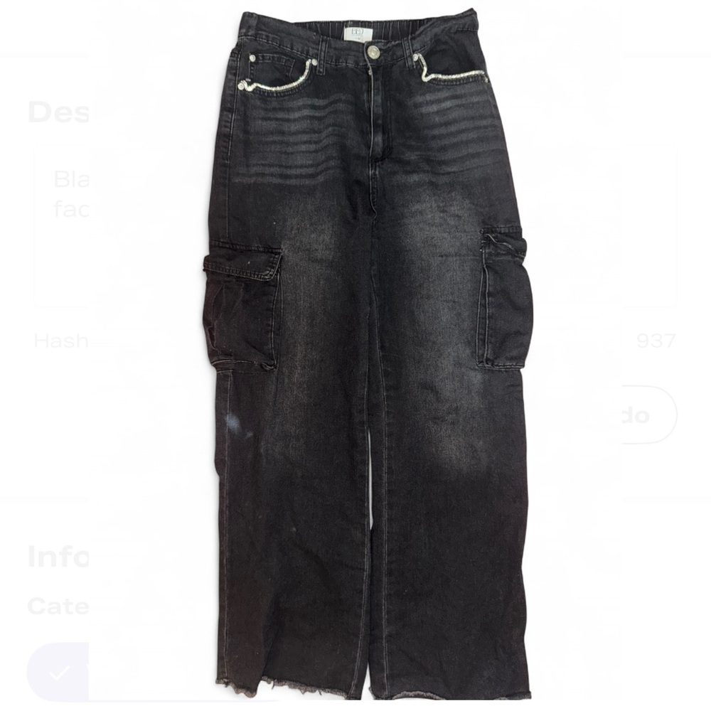 Chic Black Flare Jeans